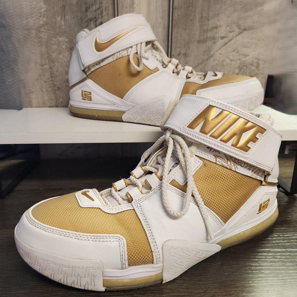 Nike Lebron Zoom 2 II Maccabi Shoes Mens 11 Sneakers White Gold DJ4892-100